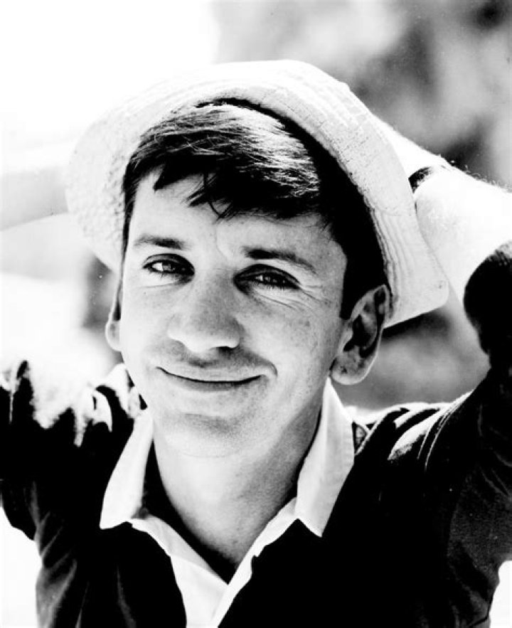 Bob Denver Biography, Age, Height, Wife, Net Worth, Family