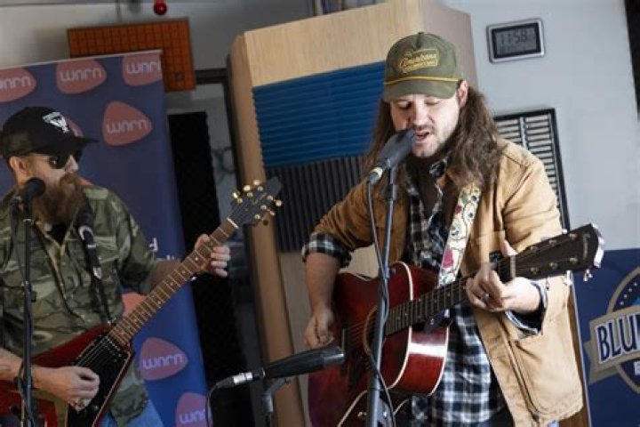 Brent Cobb Biography, Age, Height, Wife, Net Worth, Family