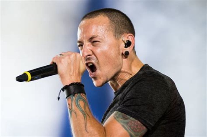 Chester Bennington Biography, Age, Height, Wife, Net Worth, Family