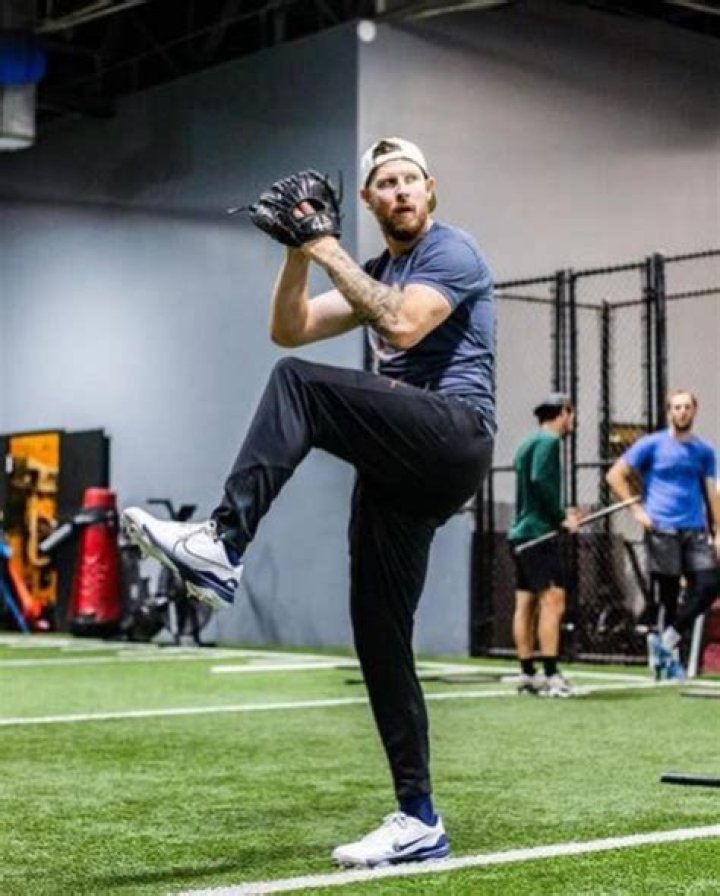 Chris Devenski Biography, Age, Height, Wife, Net Worth, Family