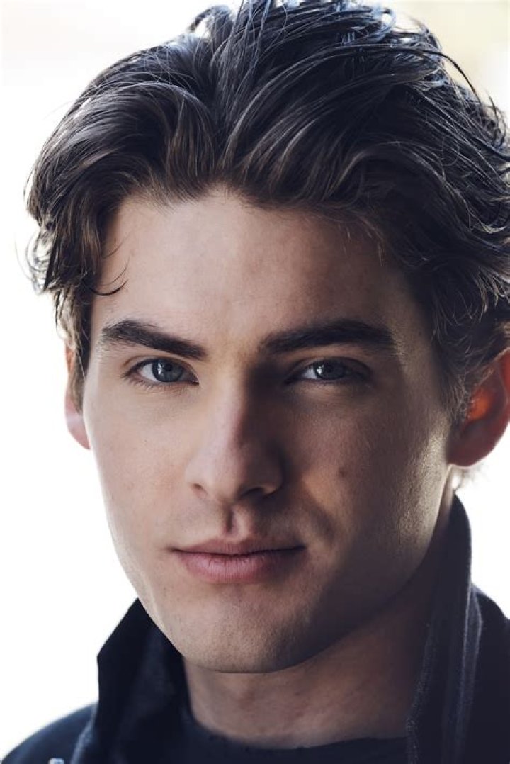 Cody Christian Biography, Age, Height, Wife, Net Worth, Family