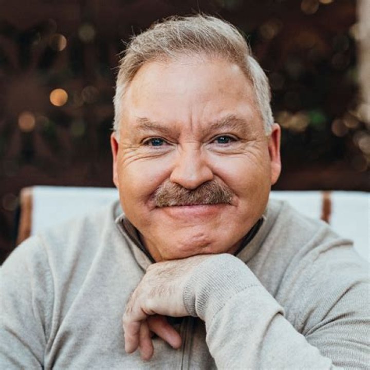 James Van Praagh Biography, Age, Height, Wife, Net Worth, Family