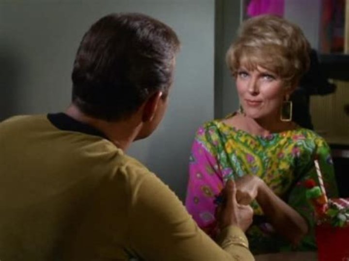 Joan Marshall Biography, Age, Height, Husband, Net Worth, Family