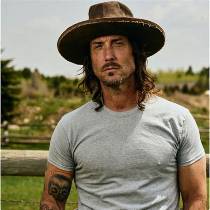 Johnny Strong Biography, Age, Height, Wife, Net Worth, Family