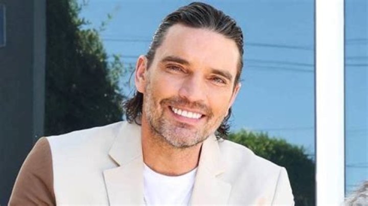 Julián Gil Biography, Age, Height, Wife, Net Worth, Family