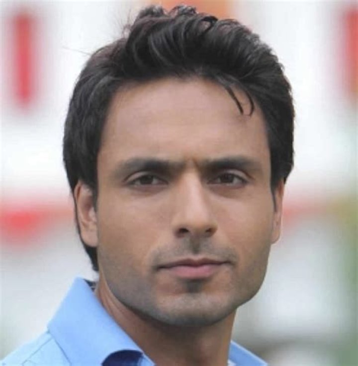 Mohammed Iqbal Khan Biography, Age, Height, Wife, Net Worth, Family