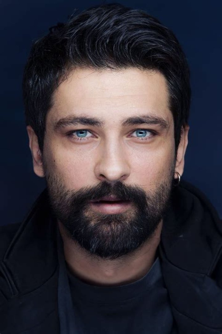Onur Tuna biografía, edad, altura, esposo, net worth, familia