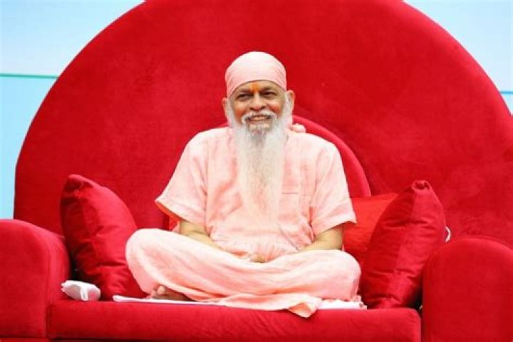 Shivkrupanand Swami Biography, Age, Height, Wife, Net Worth, Family